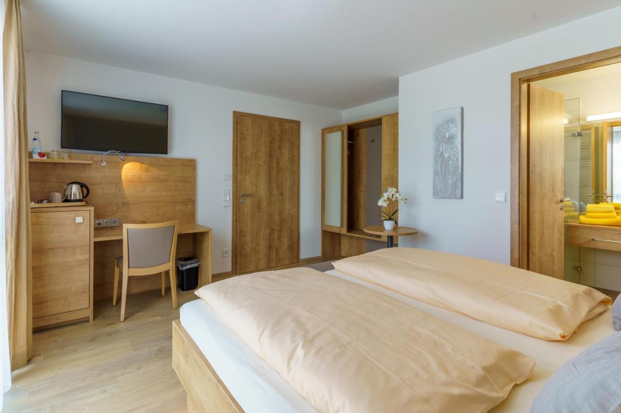 Hotel Rosenstein Heubach  Экстерьер фото