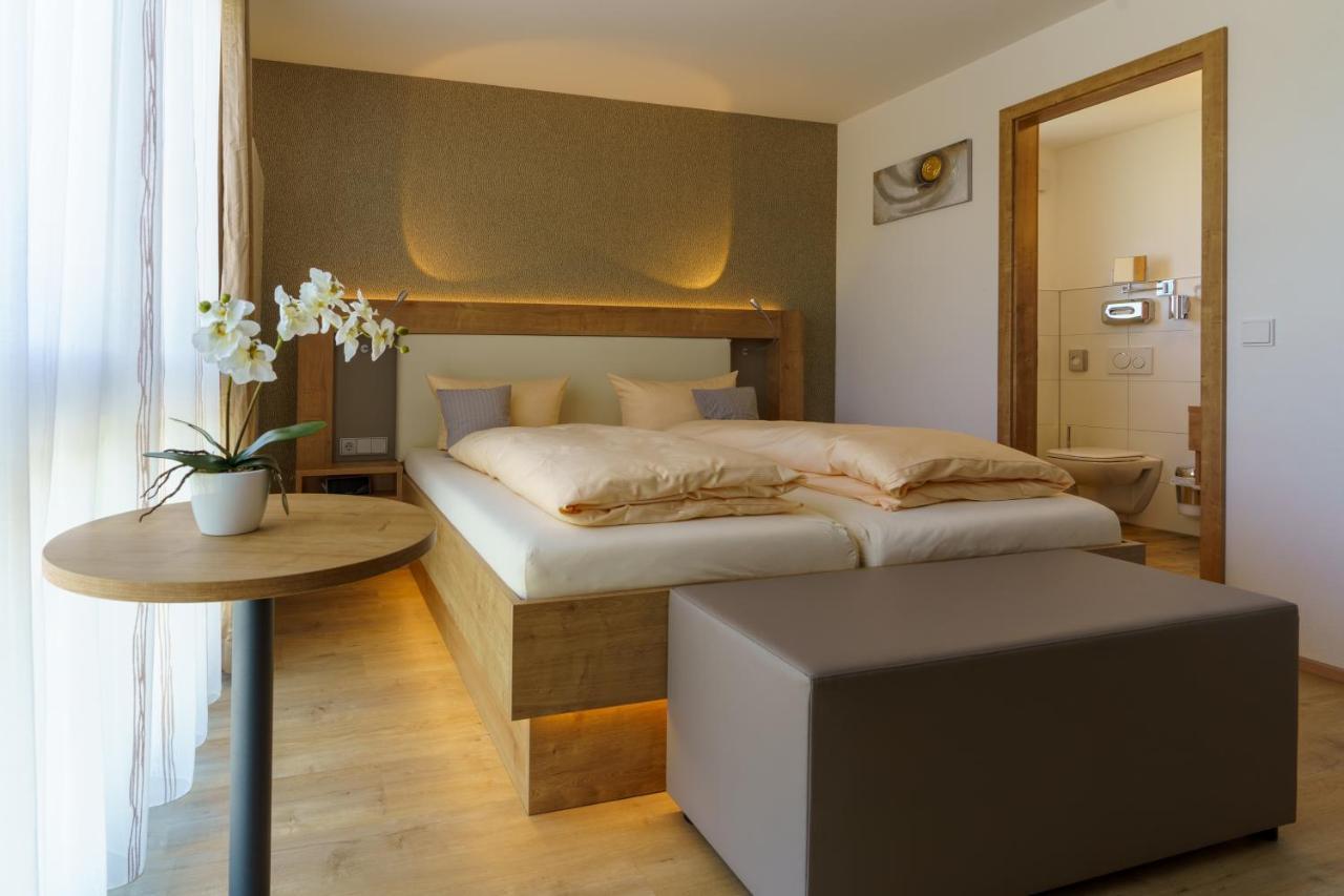 Hotel Rosenstein Heubach  Экстерьер фото
