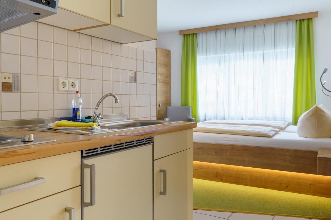Hotel Rosenstein Heubach  Экстерьер фото