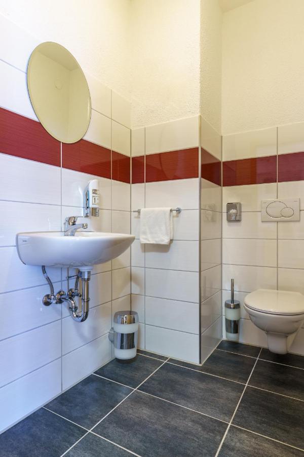 Hotel Rosenstein Heubach  Экстерьер фото