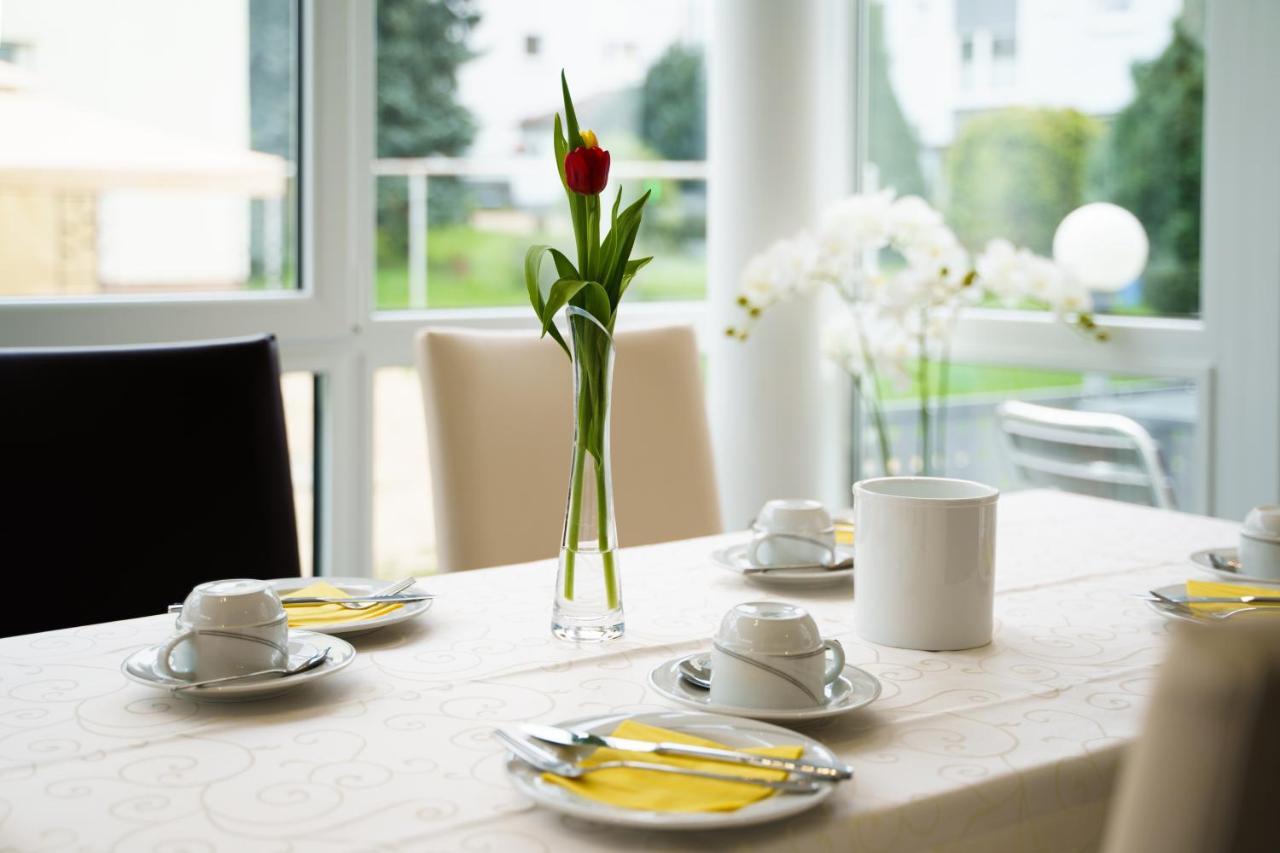Hotel Rosenstein Heubach  Экстерьер фото