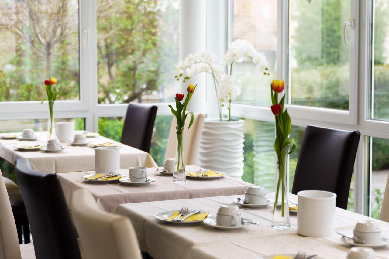 Hotel Rosenstein Heubach  Экстерьер фото
