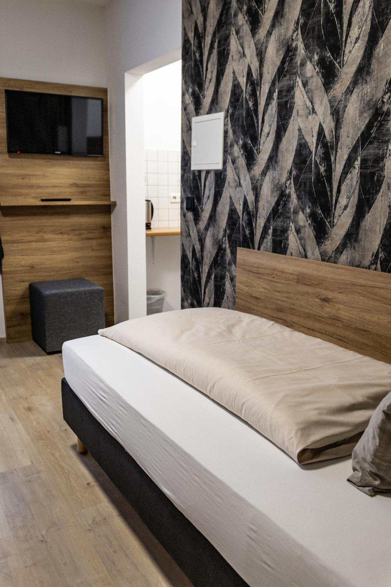 Hotel Rosenstein Heubach  Экстерьер фото